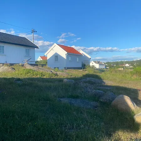 House With Large Garden, Near The Sea In Saltnes Feriehus *