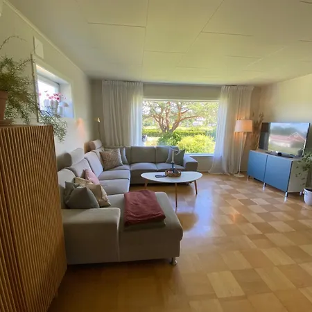 Feriehus House With Large Garden, Near The Sea In Saltnes *
