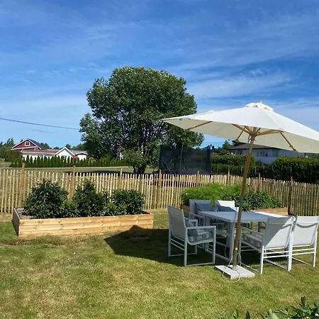 House With Large Garden, Near The Sea In Saltnes