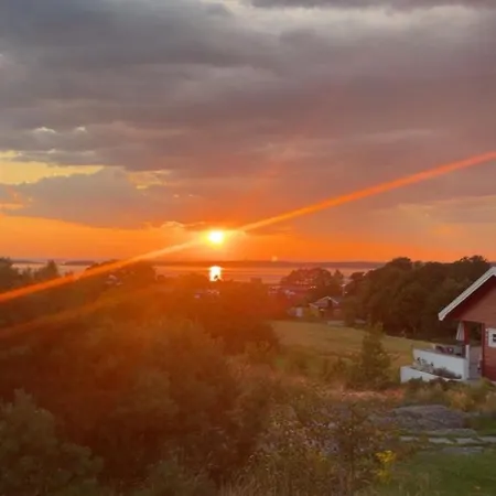 House With Large Garden, Near The Sea In Saltnes Feriehus *